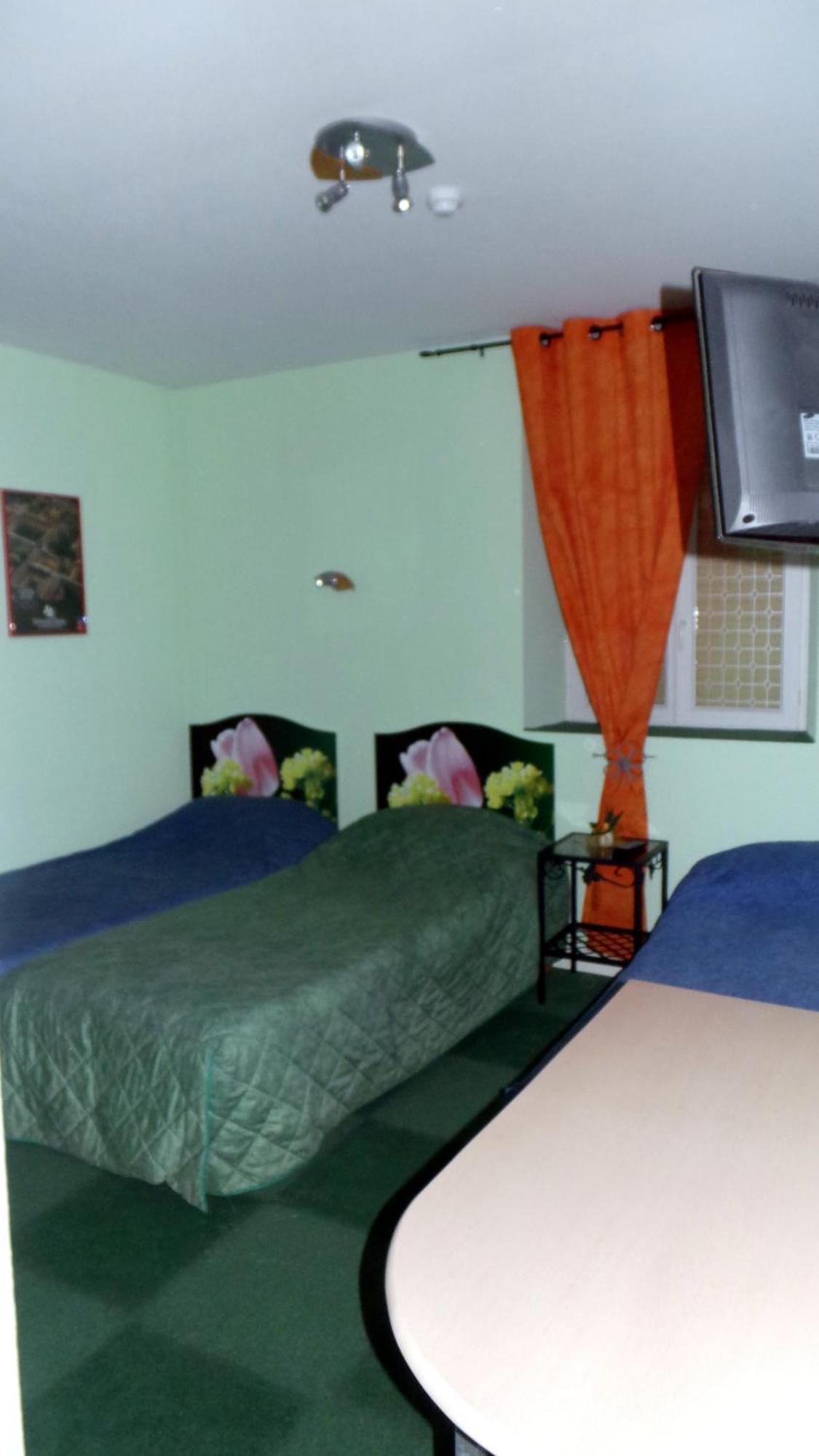 Hotel Le Gambetta Carmaux Zimmer foto