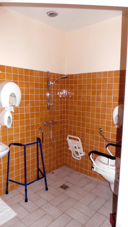 Hotel Le Gambetta Carmaux Zimmer foto